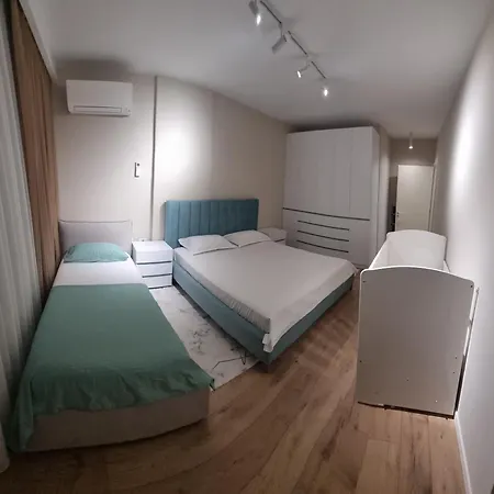 Star Gjiri Lalzit, Lura 2 Plazhi San Pietro