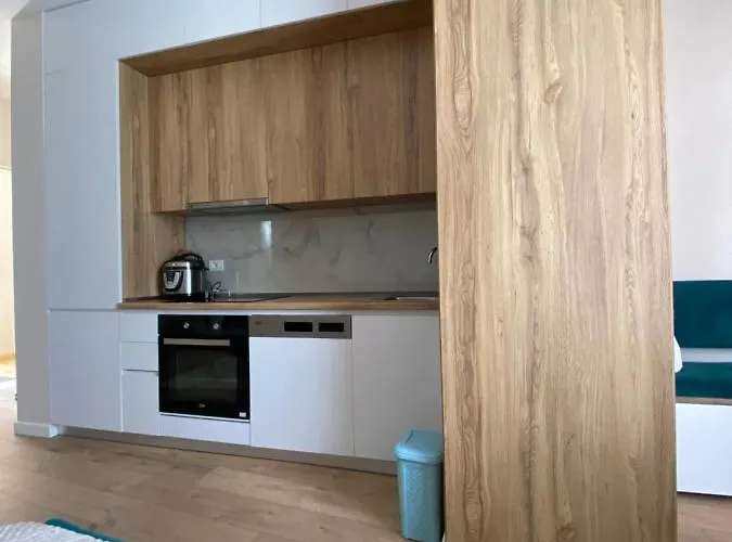 Star Gjiri Lalzit, Lura 2 Appartement